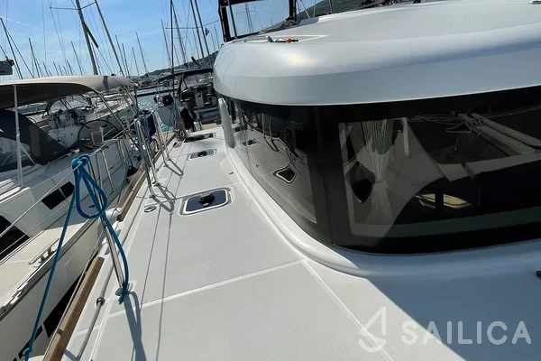 Lagoon 40 - Yacht Charter Sailica