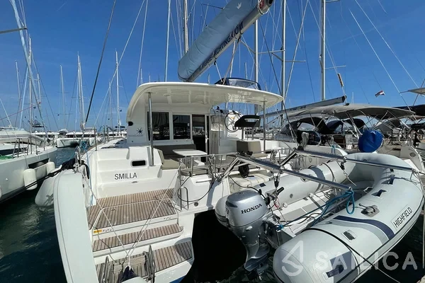 Lagoon 40 - Yacht Charter Sailica