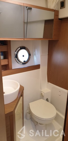 Beneteau Gran Turismo 38 - Yacht Charter Sailica