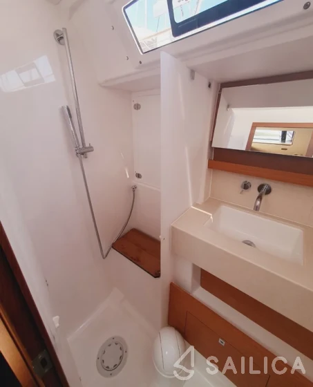 Dufour 470 - Yacht Charter Sailica
