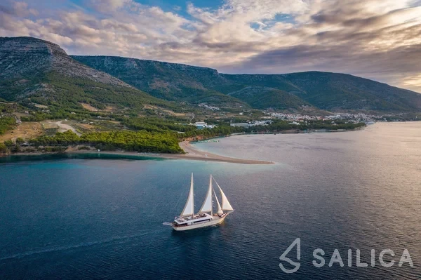 Gulet - Yacht Charter Sailica