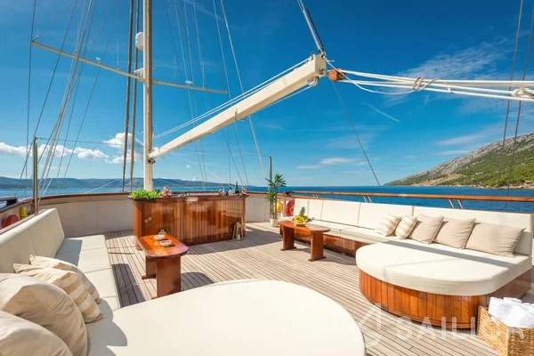 Gulet - Yacht Charter Sailica