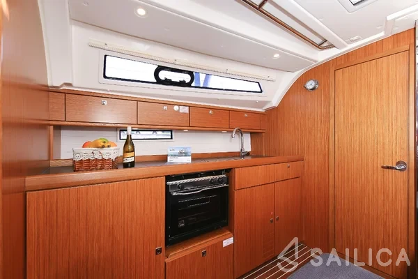 Bavaria 41 Cruiser - Yacht Charter Sailica