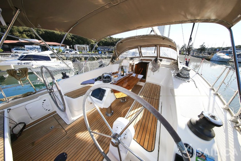 Bavaria 41 Cruiser - Yacht Charter Sailica