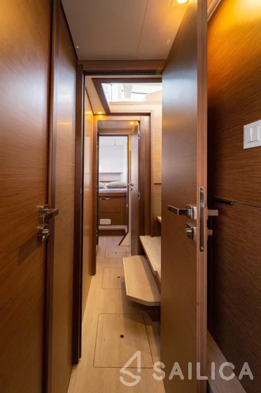 Lagoon 40 - Yacht Charter Sailica