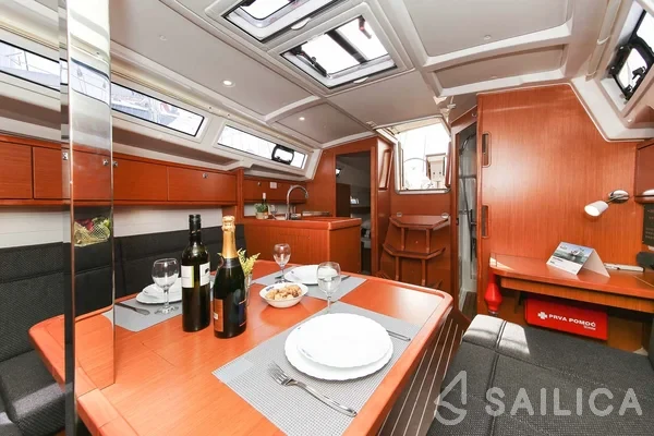 Bavaria 34 Cruiser - Yacht Charter Sailica