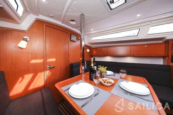 Bavaria 34 Cruiser - Yacht Charter Sailica