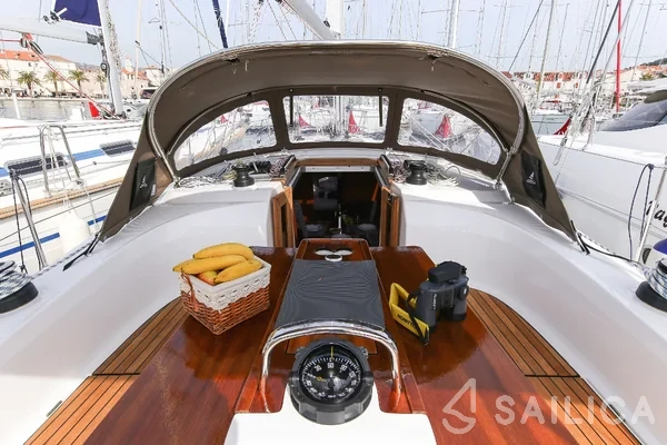 Bavaria 34 Cruiser - Yacht Charter Sailica