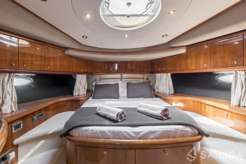 Sunseeker Manhattan 84 - Yacht Charter Sailica