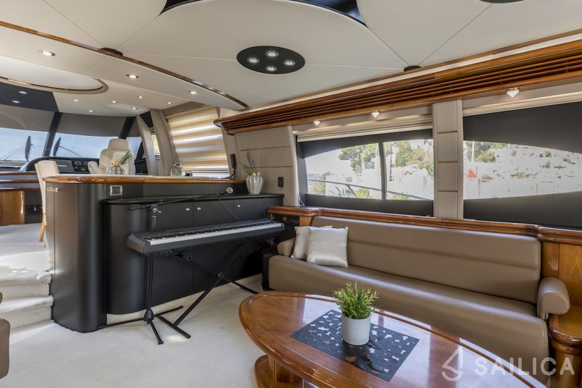 Sunseeker Manhattan 84 - Yacht Charter Sailica