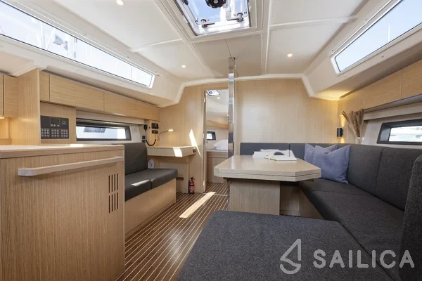 Bavaria C42 - Yacht Charter Sailica