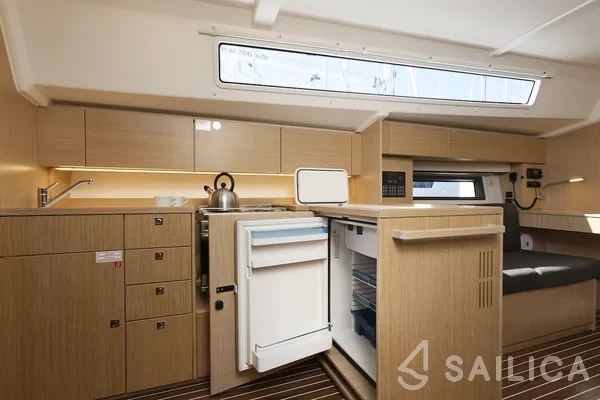 Bavaria C42 - Yacht Charter Sailica