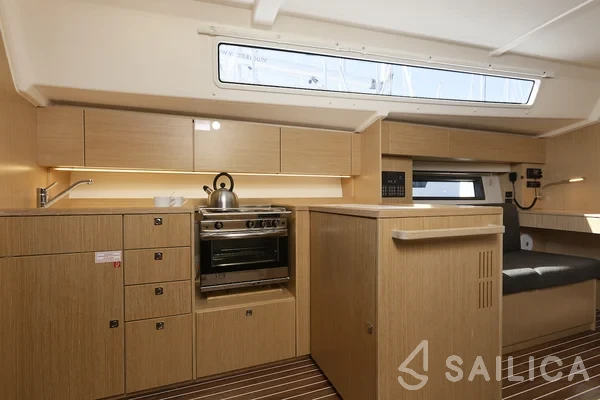Bavaria C42 - Yacht Charter Sailica