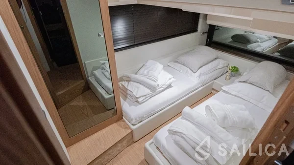 Sessa Fly 47 - Yacht Charter Sailica