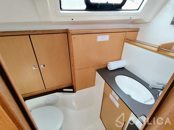 Bavaria 37 Cruiser - Yacht Charter Sailica