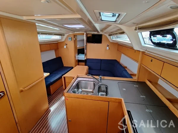 Bavaria 37 Cruiser - Yacht Charter Sailica