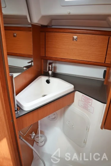 Bavaria 34 Cruiser - Yacht Charter Sailica