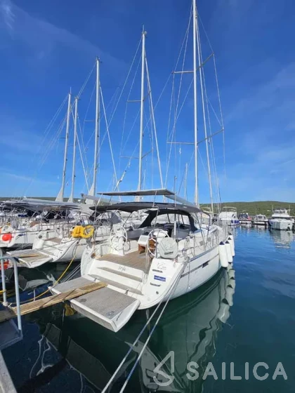 Bavaria 51 Cruiser - Yacht Charter Sailica