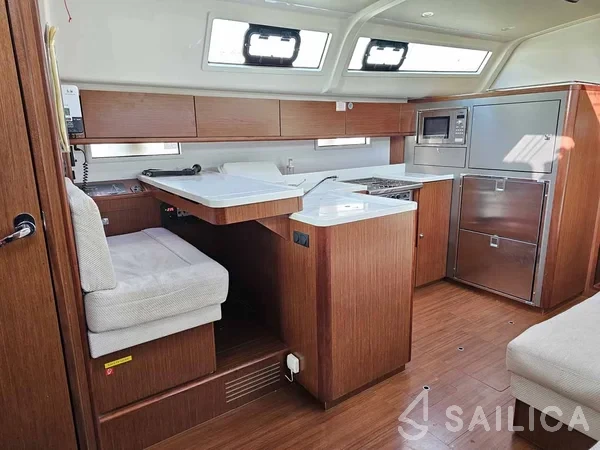 Bavaria 51 Cruiser - Yacht Charter Sailica