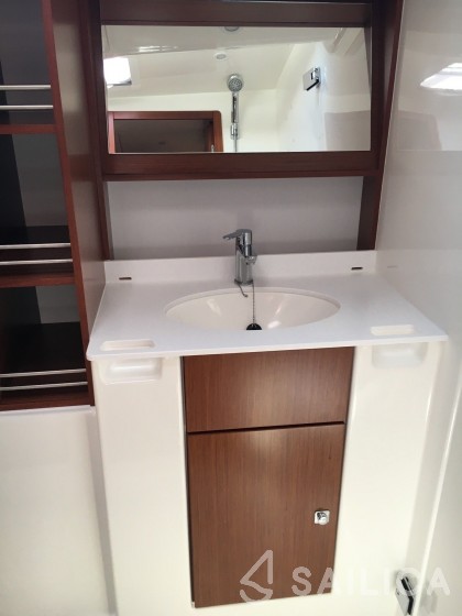 Bavaria 51 Cruiser - Yacht Charter Sailica