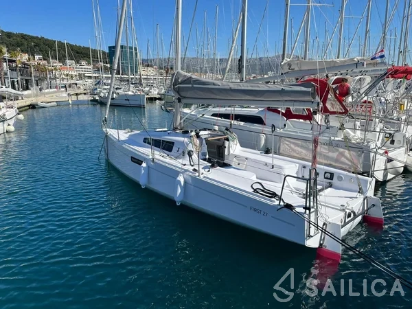 First 27 - Yacht Charter Sailica