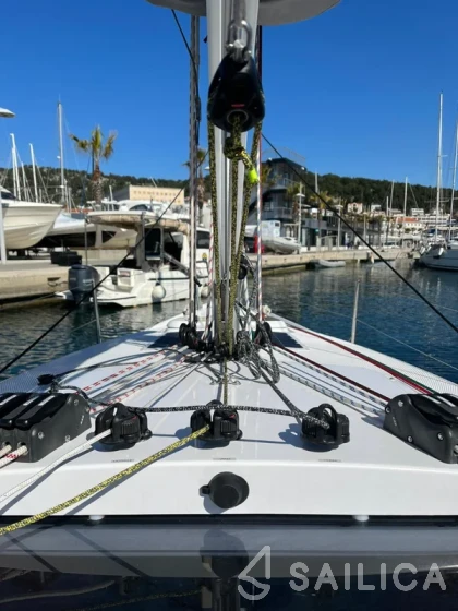 First 27 - Yacht Charter Sailica