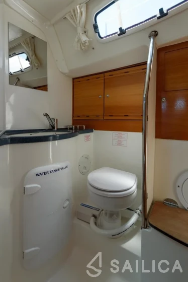 Bavaria 40 Cruiser - Yacht Charter Sailica