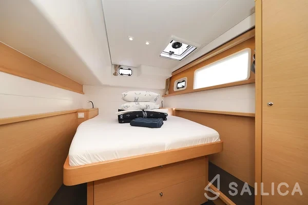 Lagoon 450  Flybridge - Yacht Charter Sailica