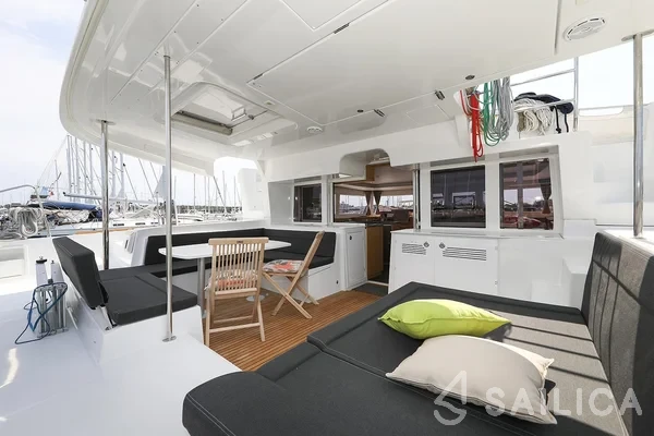 Lagoon 450  Flybridge - Yacht Charter Sailica