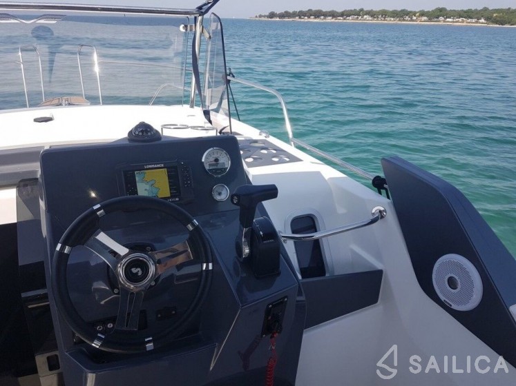Beneteau Flyer 7.7 - Yacht Charter Sailica