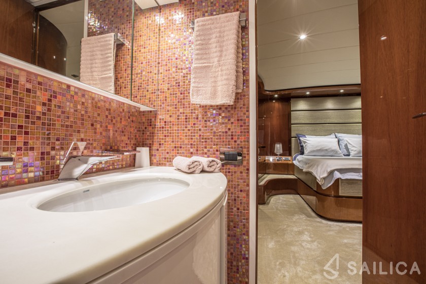 Maiora 23 S - Yacht Charter Sailica