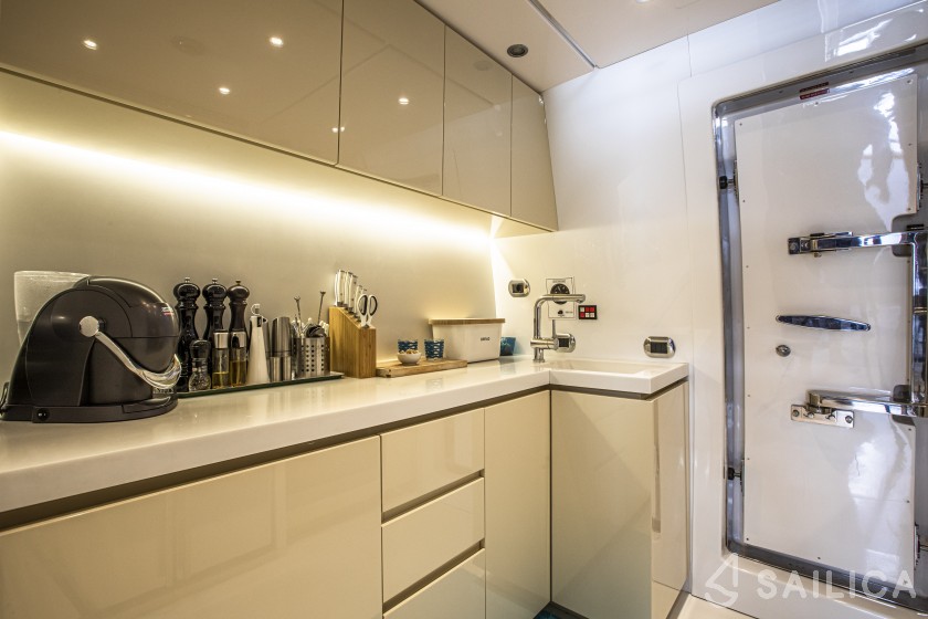 Maiora 23 S - Yacht Charter Sailica