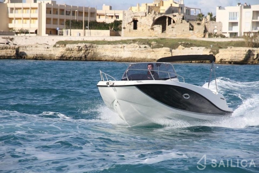 Quicksilver 675 Active Open  - Yacht Charter Sailica