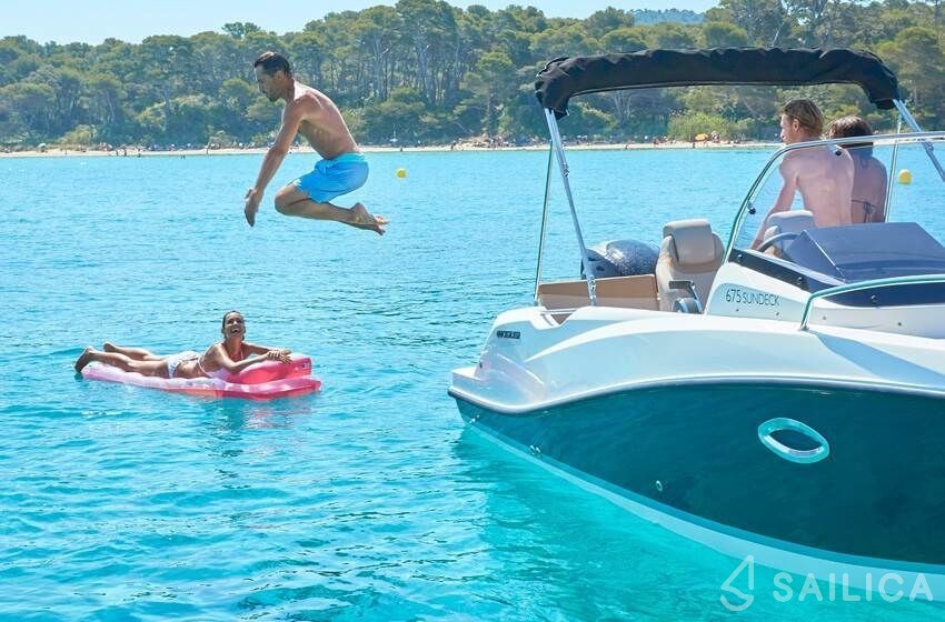 Quicksilver 675 Active Open  - Yacht Charter Sailica