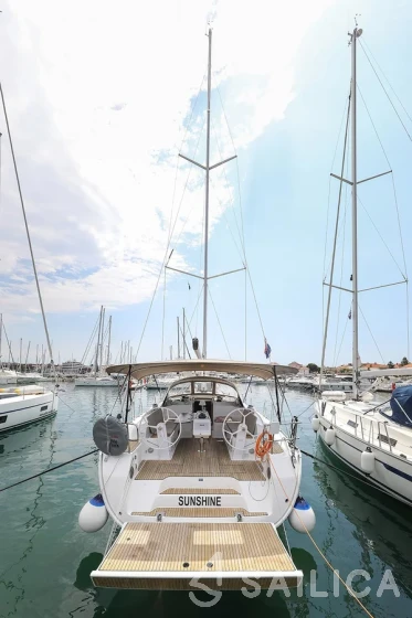 Bavaria Cruiser 46 Style - Yacht Charter Sailica