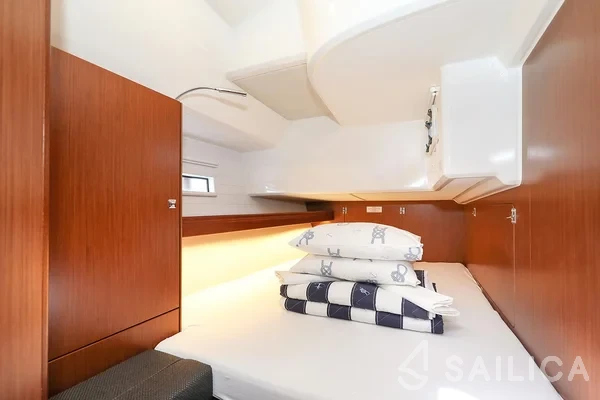 Bavaria Cruiser 46 Style - Yacht Charter Sailica