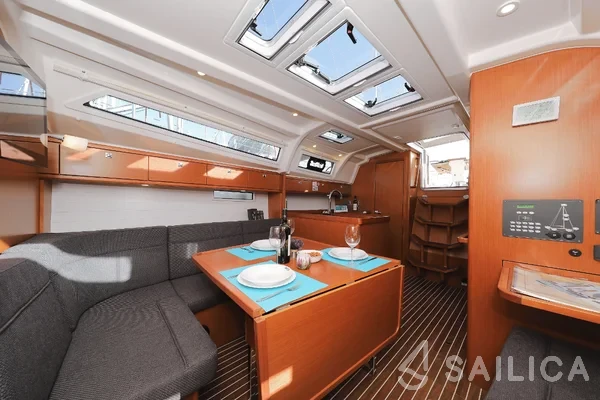 Bavaria 37 Cruiser - Yacht Charter Sailica