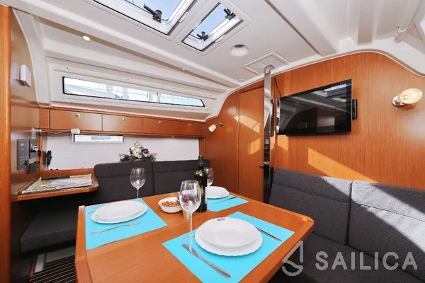 Bavaria 37 Cruiser - Yacht Charter Sailica