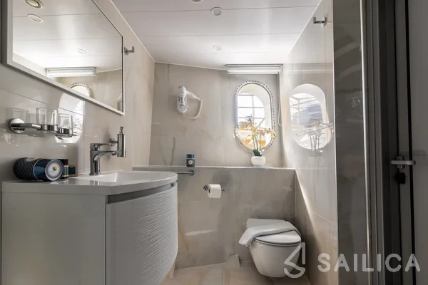 Luxury Motor Yacht - Yacht Charter Sailica