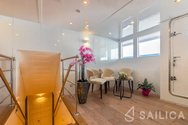 Luxury Motor Yacht - Yacht Charter Sailica