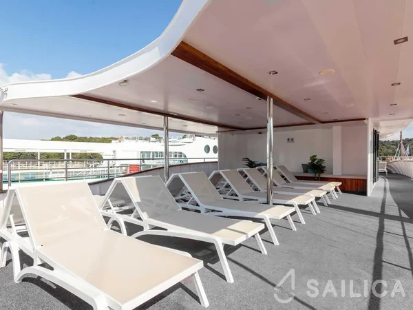 Luxury Motor Yacht - Yacht Charter Sailica