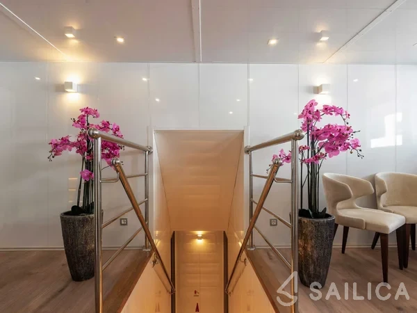 Luxury Motor Yacht - Yacht Charter Sailica