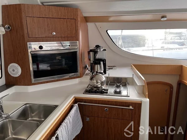 Lipari 41 - Photo #35 Lipari 41 - Yacht Charter Sailica