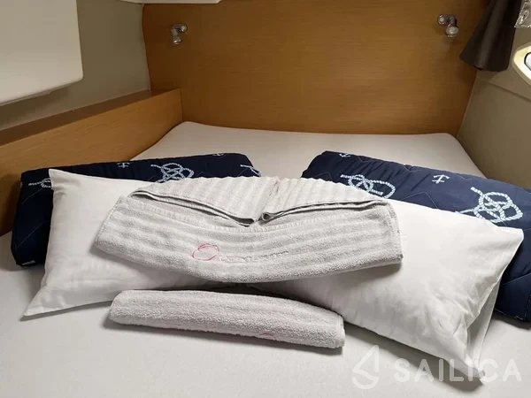 Lipari 41 - Photo #40 Lipari 41 - Yacht Charter Sailica