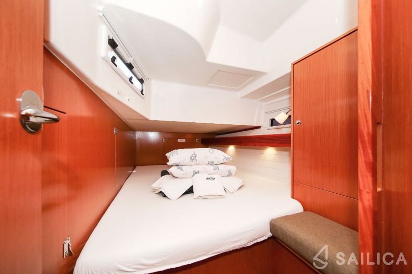 Bavaria Cruiser 45 - 4 cab. - Yacht Charter Sailica