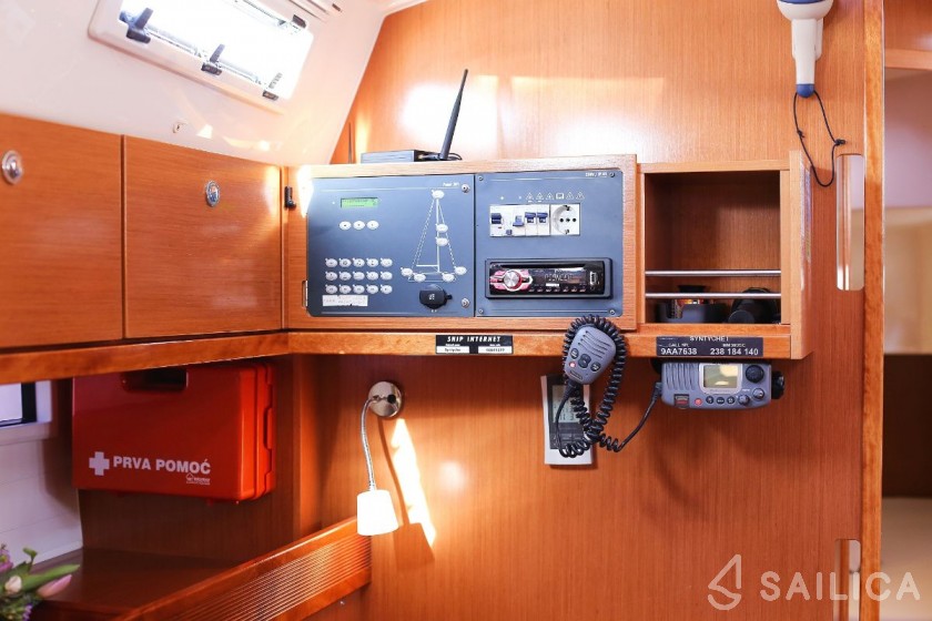 Bavaria Cruiser 45 - 4 cab. - Yacht Charter Sailica