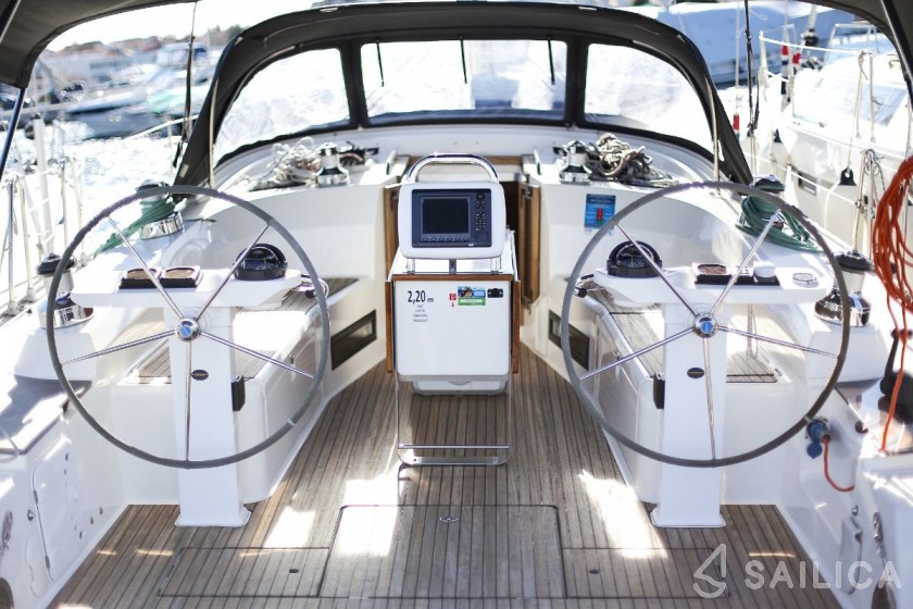 Bavaria Cruiser 45 - 4 cab. - Yacht Charter Sailica
