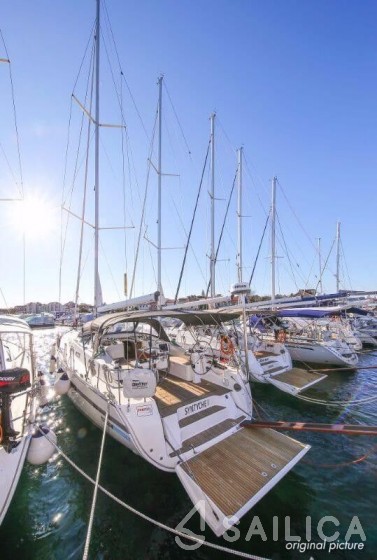 Bavaria Cruiser 45 - 4 cab. - Yacht Charter Sailica