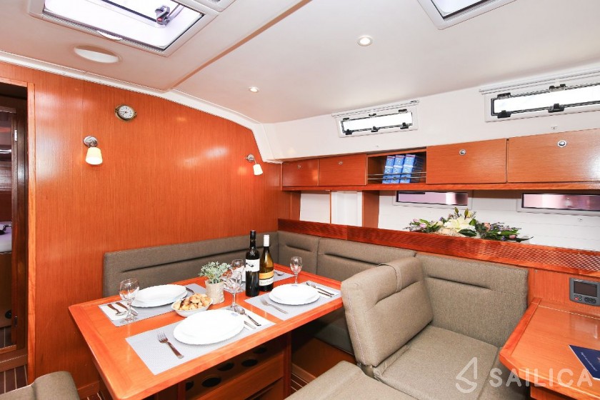 Bavaria Cruiser 45 - 4 cab. - Yacht Charter Sailica