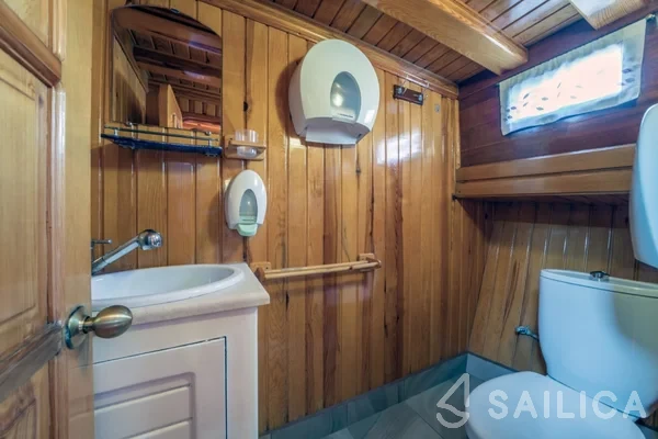 Gulet - Yacht Charter Sailica